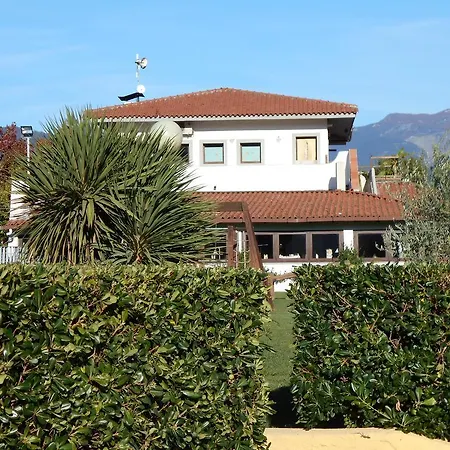 Iron Gate Marina3b سارزانا