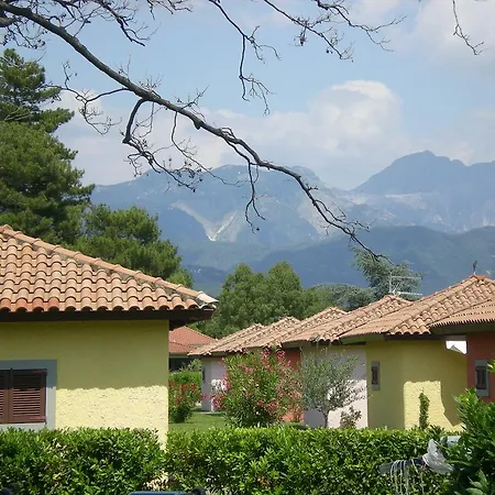 منتزه العطل Iron Gate Marina3b