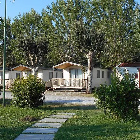 Iron Gate Marina3b