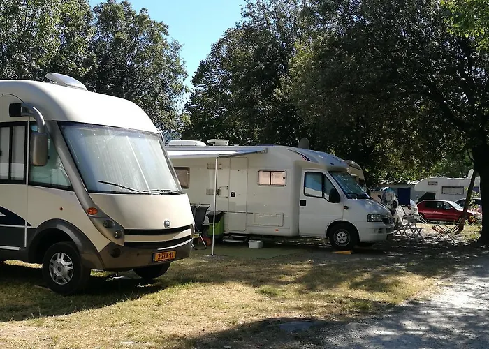 Iron Gate Marina3b Feriepark Sarzana