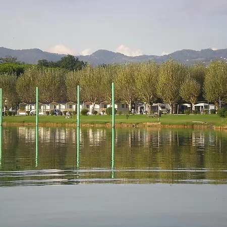 Iron Gate Marina3b