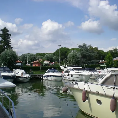 Kompleks wypoczynkowy Iron Gate Marina3b