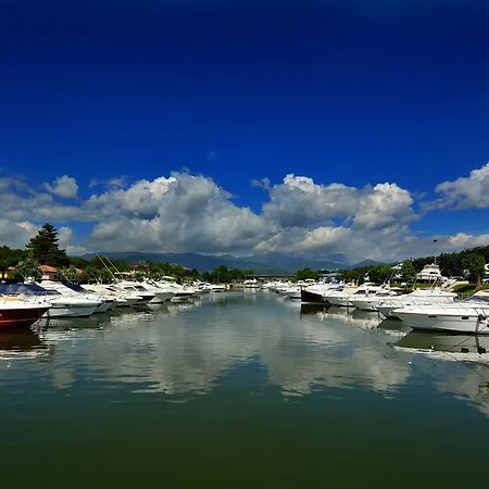 Kompleks wypoczynkowy Iron Gate Marina3b