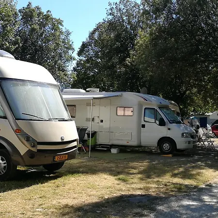 Iron Gate Marina3b Kompleks wypoczynkowy Sarzana
