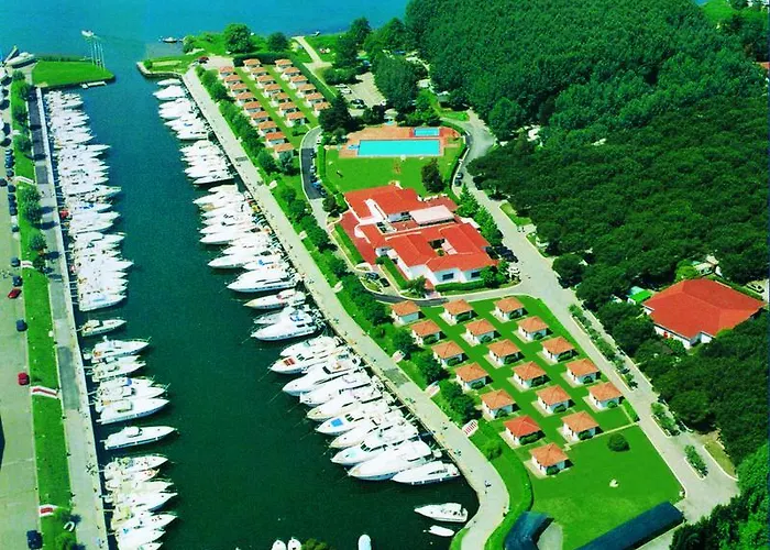Parque de vacaciones Iron Gate Marina3b 3*