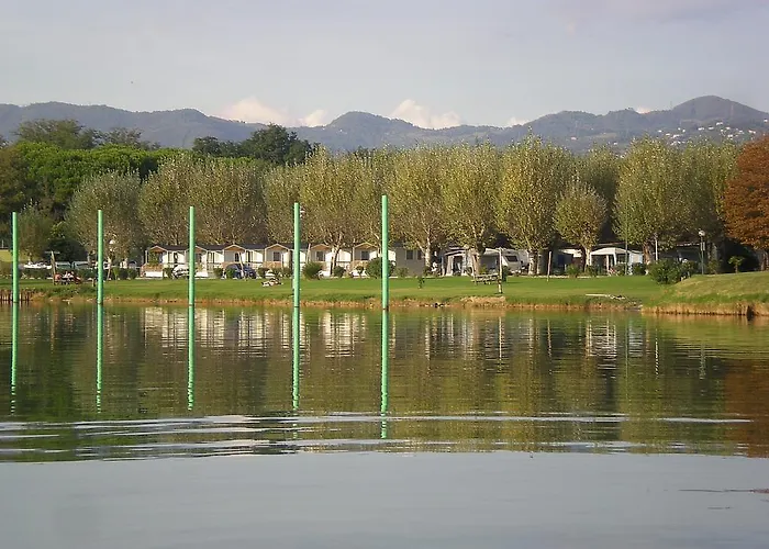 Iron Gate Marina3b